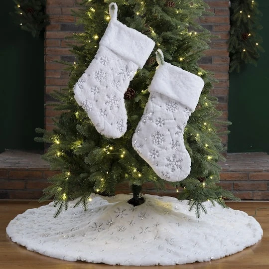 Glitzhome® White Plush With Snowflake Christmas Stocking & Tree Skirt Set 5 Glitzhome® White Plush With Snowflake Christmas Stocking & Tree Skirt Set - Image 3