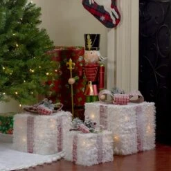 Northlight LED Frosted Rattan Christmas Gift Boxes With Pinecones Set 8 Northlight LED Frosted Rattan Christmas Gift Boxes With Pinecones Set -Christmas Designers Store D491561S 2